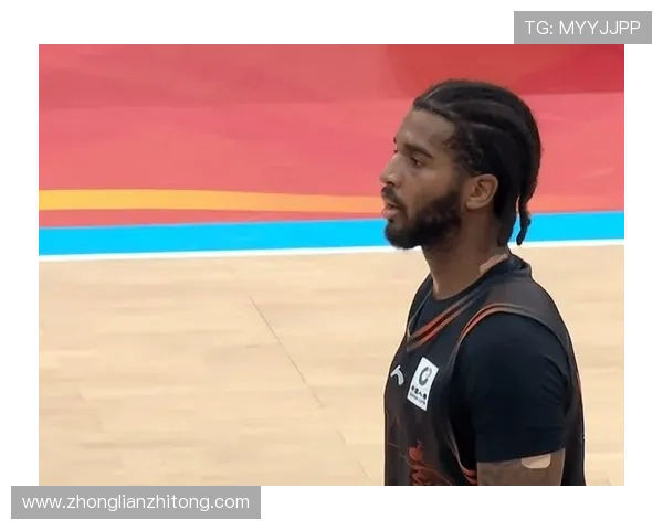 媒体人曝鲍威尔与克里斯关系密切克里斯预计十天后抵达济南